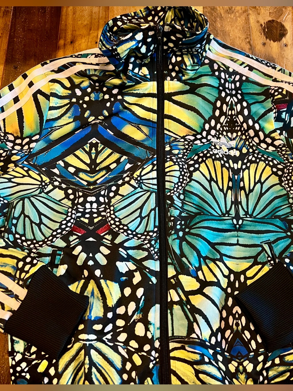 🦋 RARE Adidas x Farm Rio women’s medium butterfly track jacket 🦋 - Picture 4 of 12